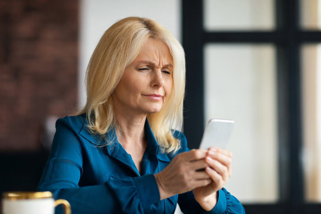 woman squinting with contact lenses blurry